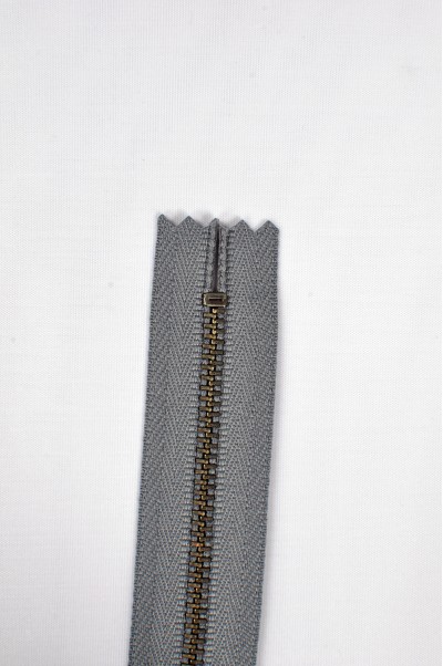 ZIP057 1號拉鏈 成衣單頭拉鏈款式  紅古銅牙拉鏈款式   密尾拉鏈 不設單獨拉鍊訂購 細節-1